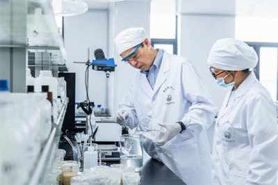 麥吉麗研發工廠首次對外開放 以生物科技為引擎，鑄就國貨護膚的安心之選